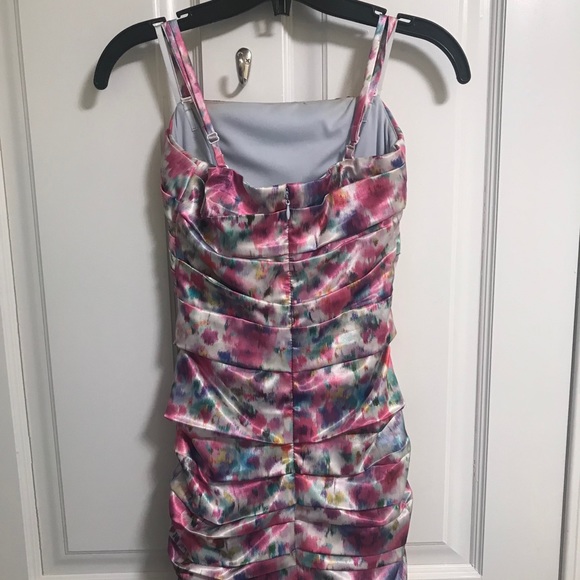 GRADUATION DRESS - Picture 2 of 4